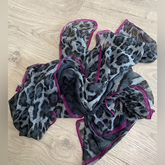 Leopard Print Scarf with Purple Trim by DANIER EUC - Picture 2 of 7